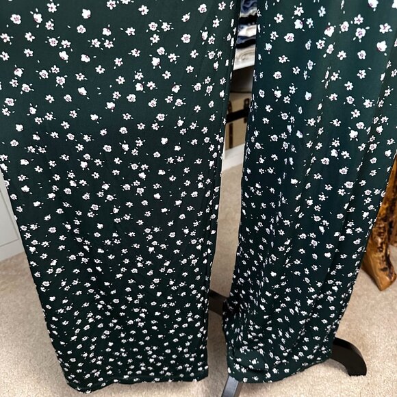 Kaleigh Women Jumpsuit XSP Green Floral Wrap Adjustable Straps & Tie Waist *NWOT - Picture 13 of 15